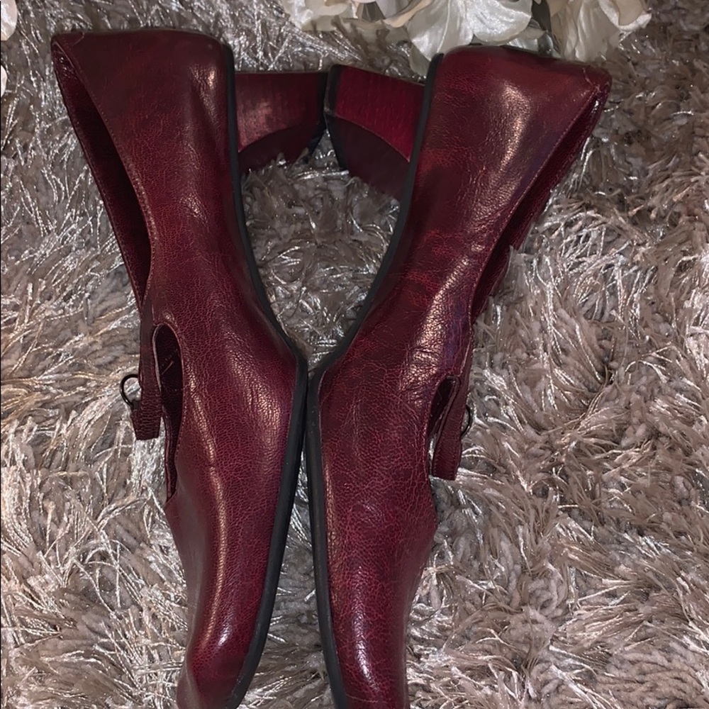 Lisa Nading Shoes - Picture 2 of 6